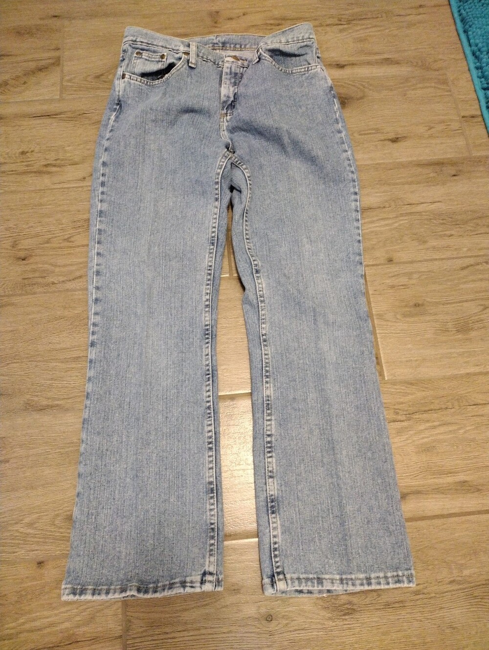 Austin Clothing Light Wash Straight Leg Jeans Size 10